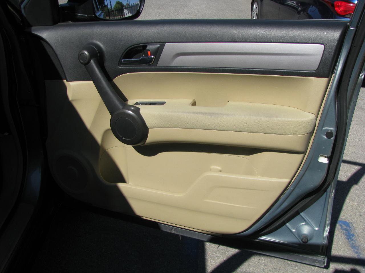 Used 2011 Honda CR-V LX image 12