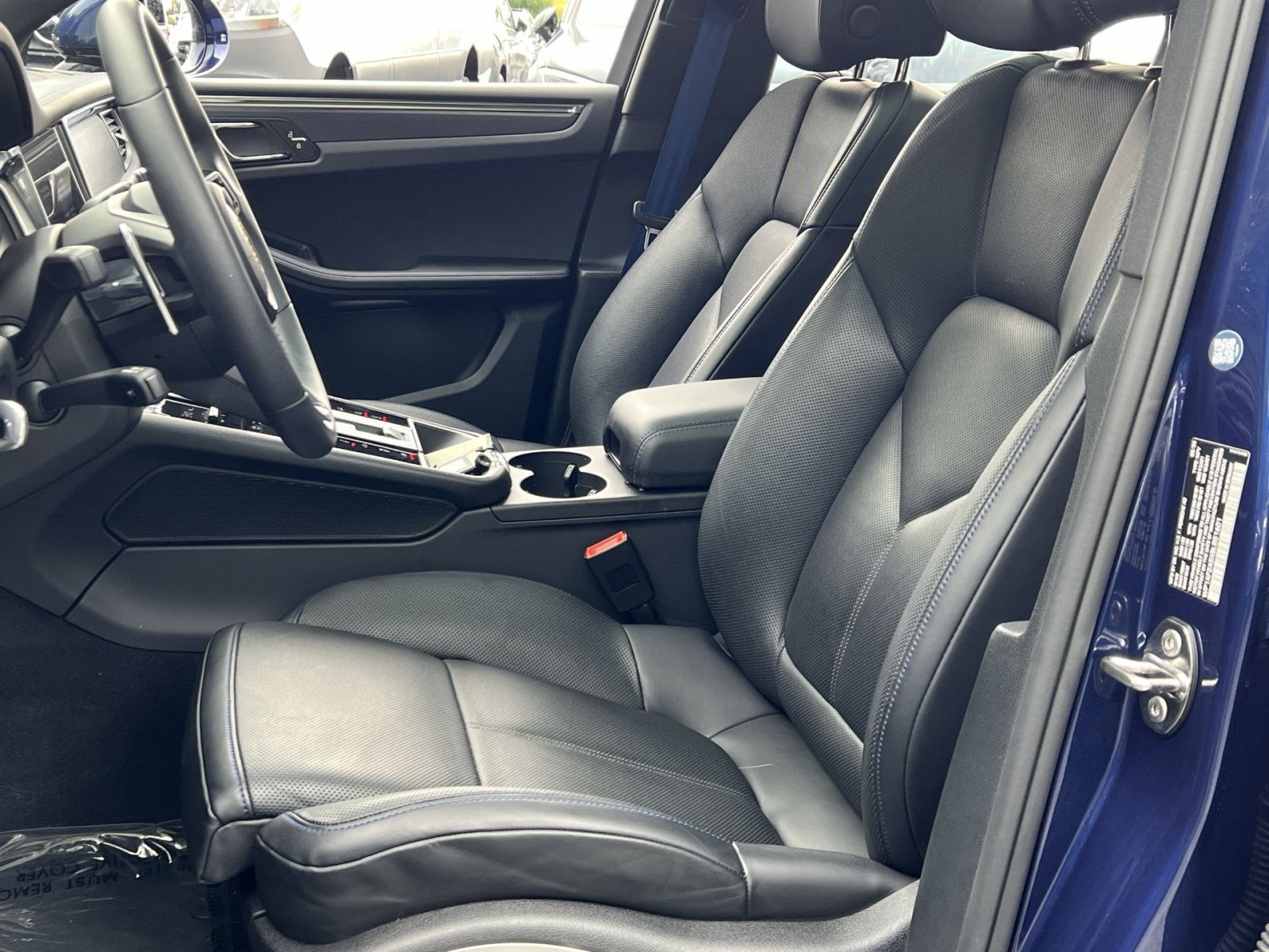 Used 2025 Porsche Macan GTS AWD/4WD image 18