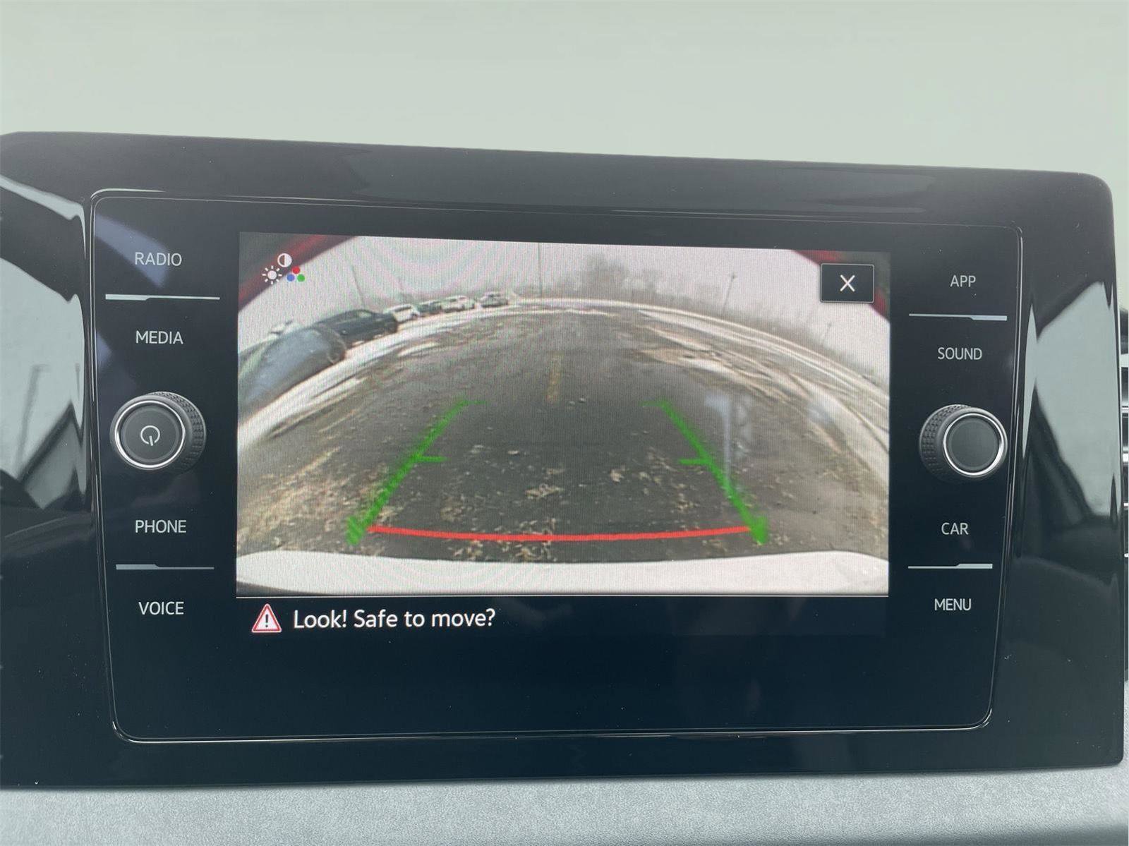 Used 2025 Volkswagen Jetta SE w/ Sunroof Package image 27