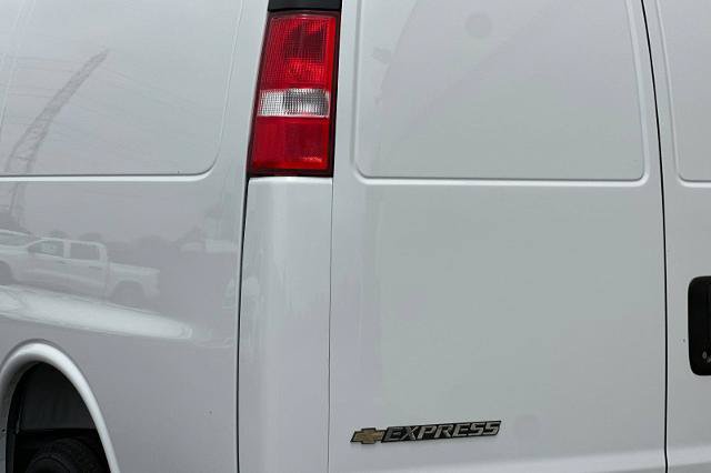 New 2026 Chevrolet Express 2500 w/ Driver Convenience Package RWD image 29