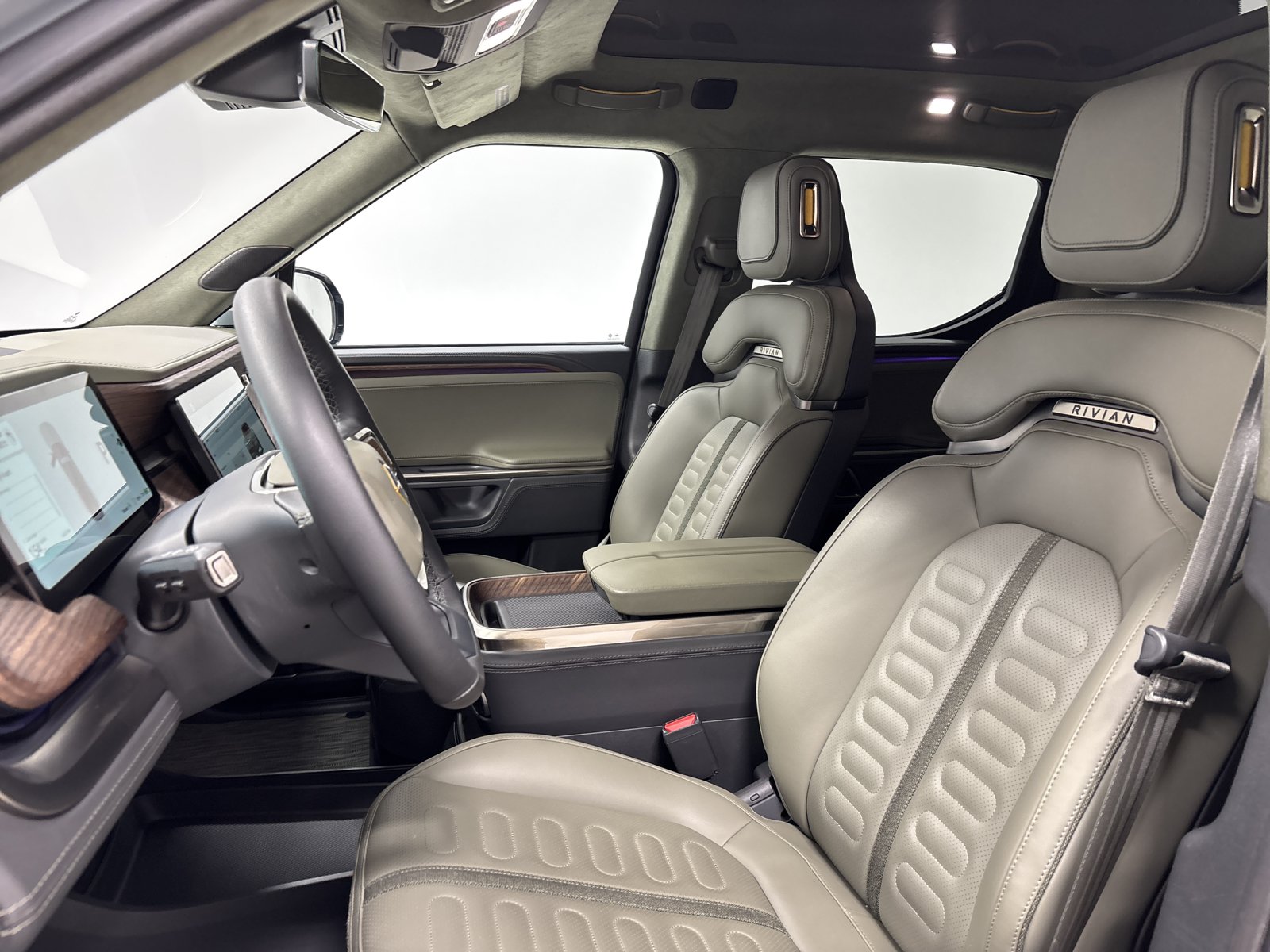 Used 2024 Rivian R1T Adventure AWD/4WD image 20