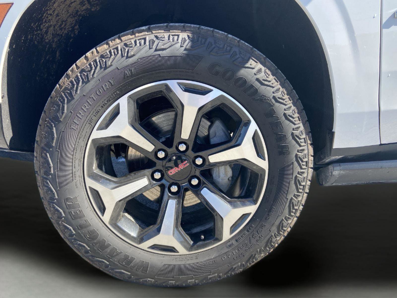 Used 2026 GMC Yukon AT4 w/ AT4 Premium Package AWD/4WD image 41