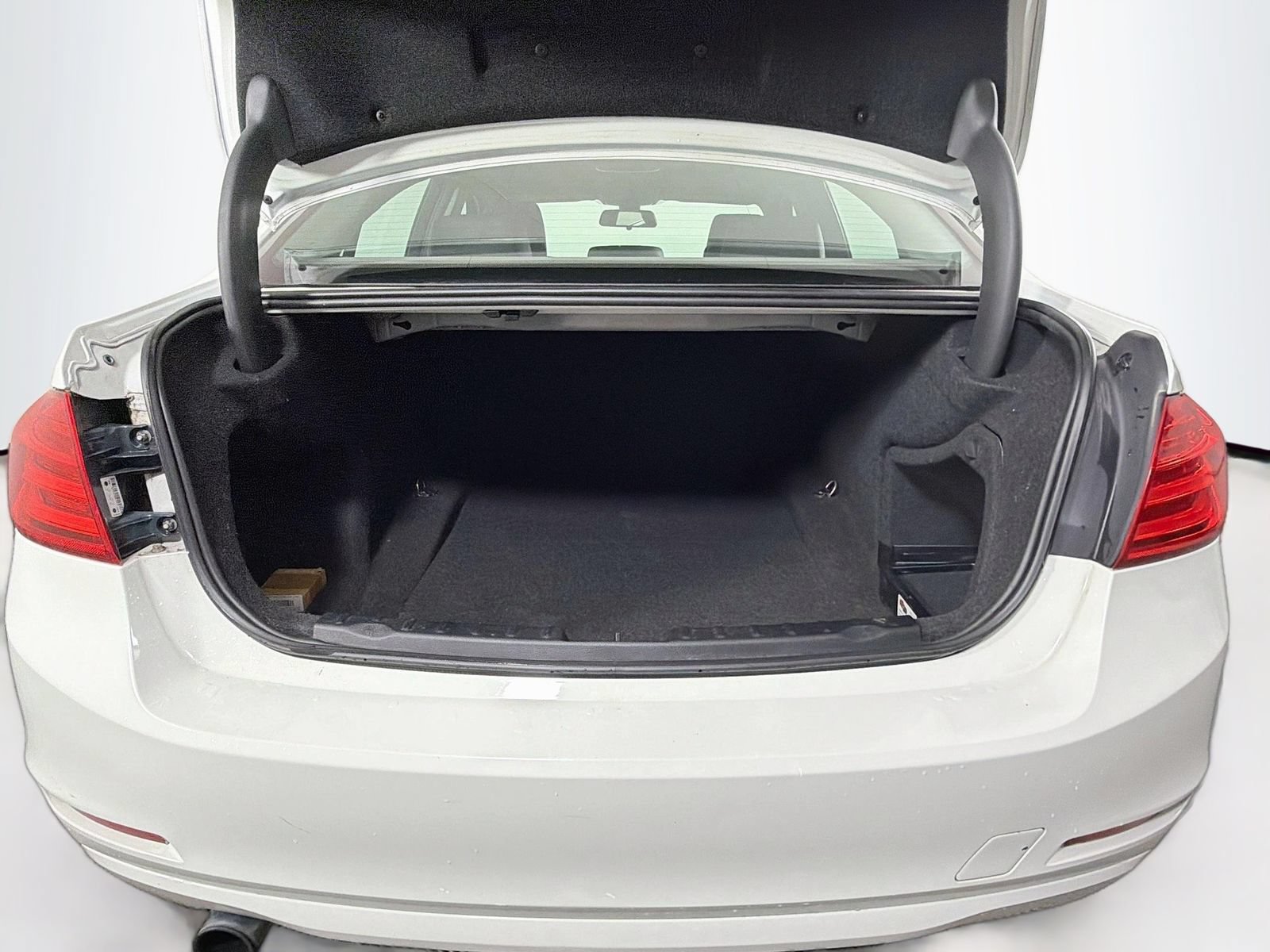 Used 2014 BMW 320i xDrive Sedan AWD/4WD image 25