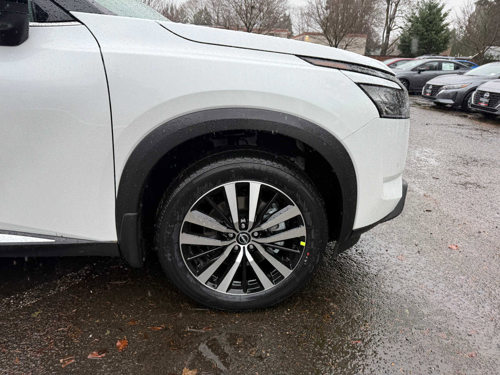 New 2025 Nissan Pathfinder Platinum w/ Cargo Package image 5