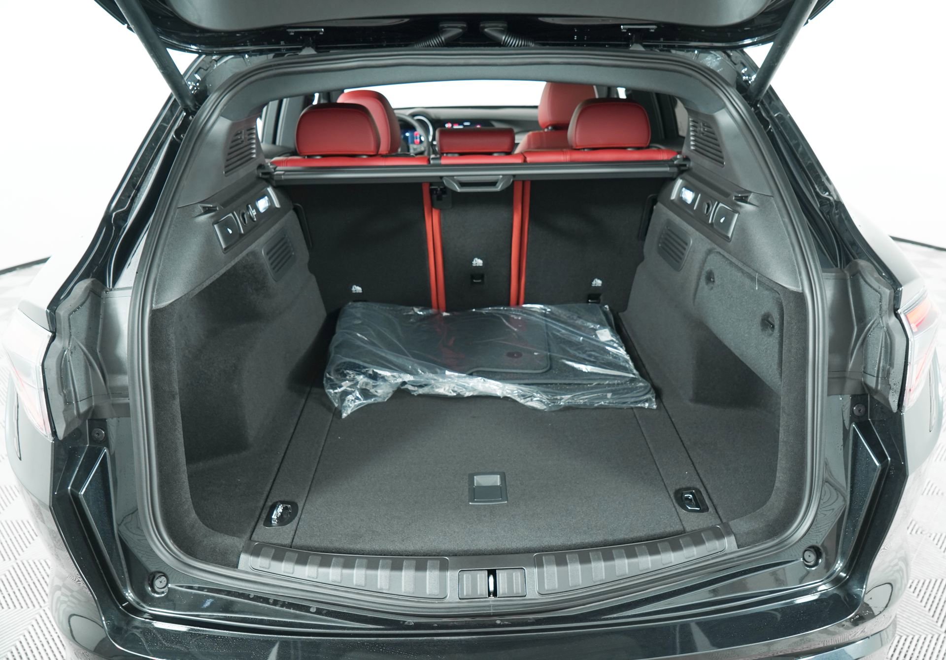New 2025 Alfa Romeo Stelvio Sprint w/ Veloce Package image 53