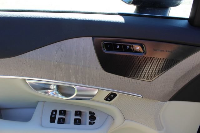 Certified 2024 Volvo XC90 B6 Plus w/ Protection Package AWD/4WD image 28