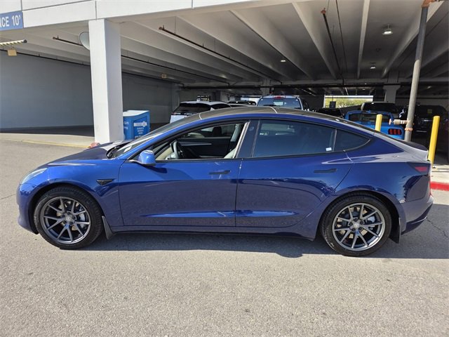 Used 2022 Tesla Model 3 Long Range image 3