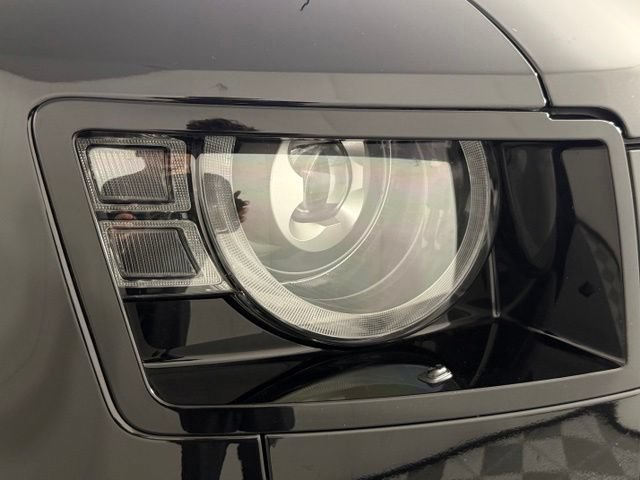 Used 2025 Land Rover Defender 110 X-Dynamic SE AWD/4WD image 12