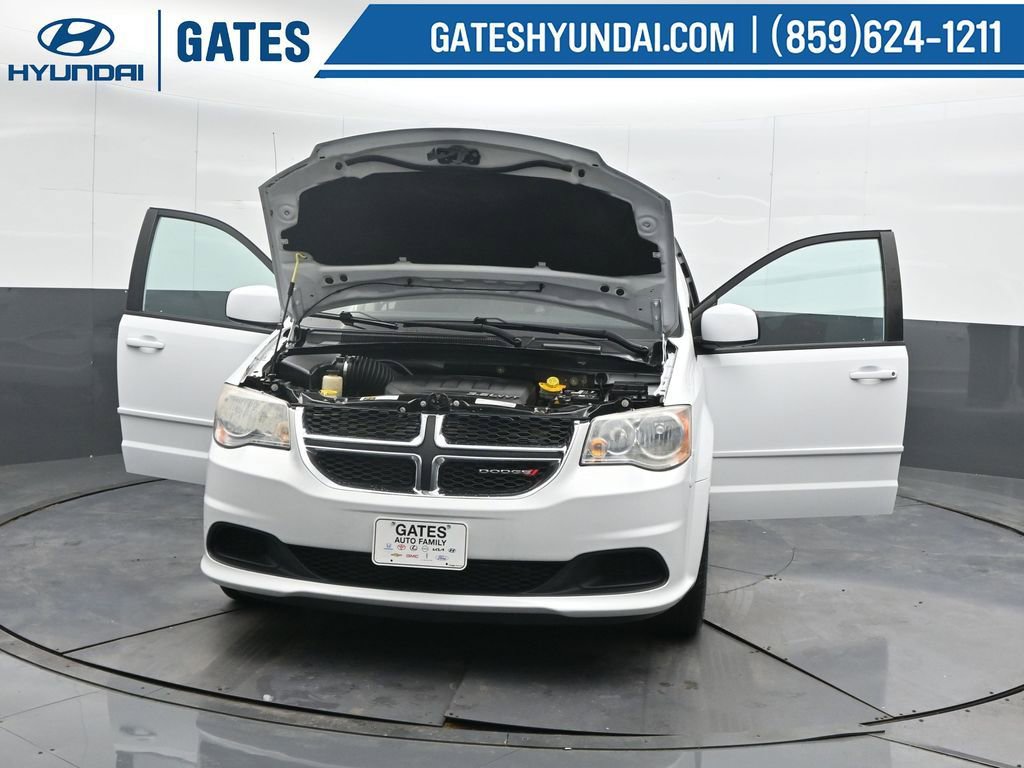 Used 2016 Dodge Grand Caravan SE image 41