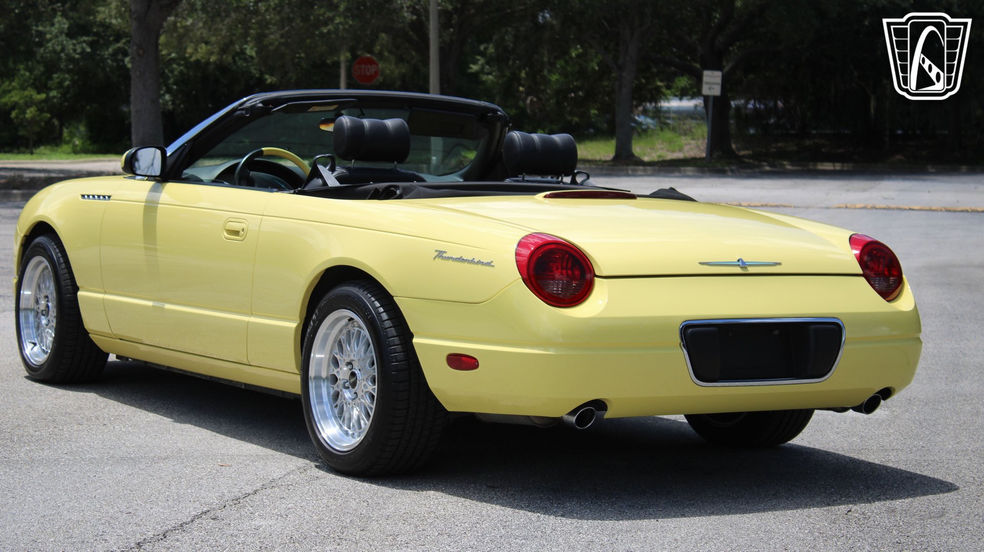 Used 2002 Ford Thunderbird RWD image 12