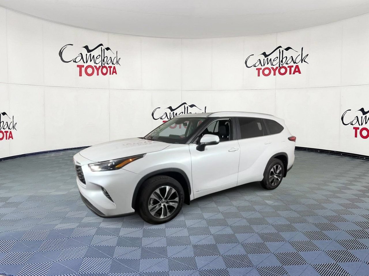 Used 2026 Toyota Highlander XLE AWD/4WD image 7