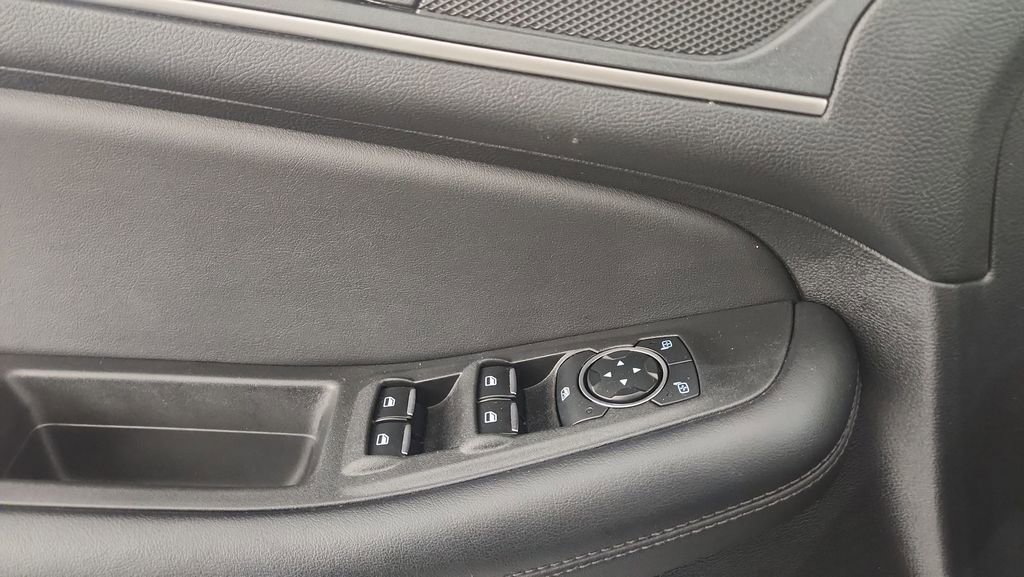 Certified 2024 Ford Edge SEL w/ Convenience Package image 16