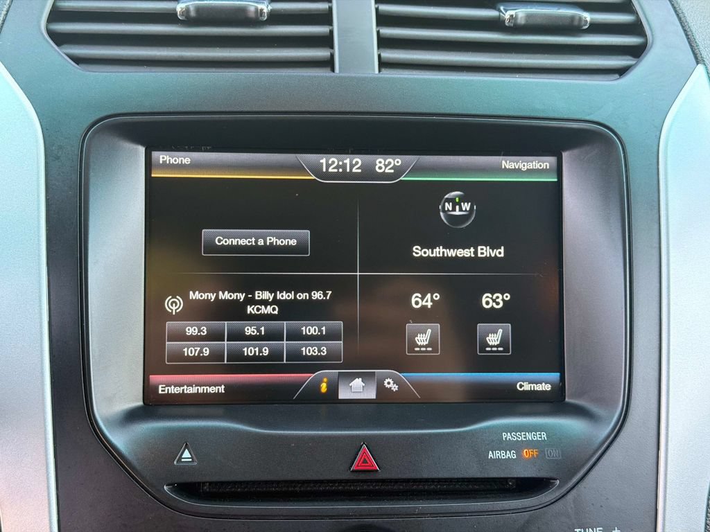Used 2015 Ford Explorer XLT w/ Equipment Group 202B AWD/4WD image 26