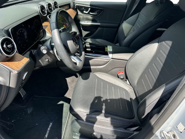 Used 2025 Mercedes-Benz GLC 300 4MATIC image 18