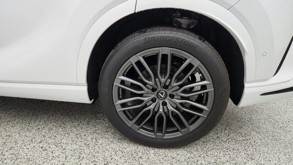 Used 2024 Lexus RX 500h F Sport w/ Convenience Package image 9