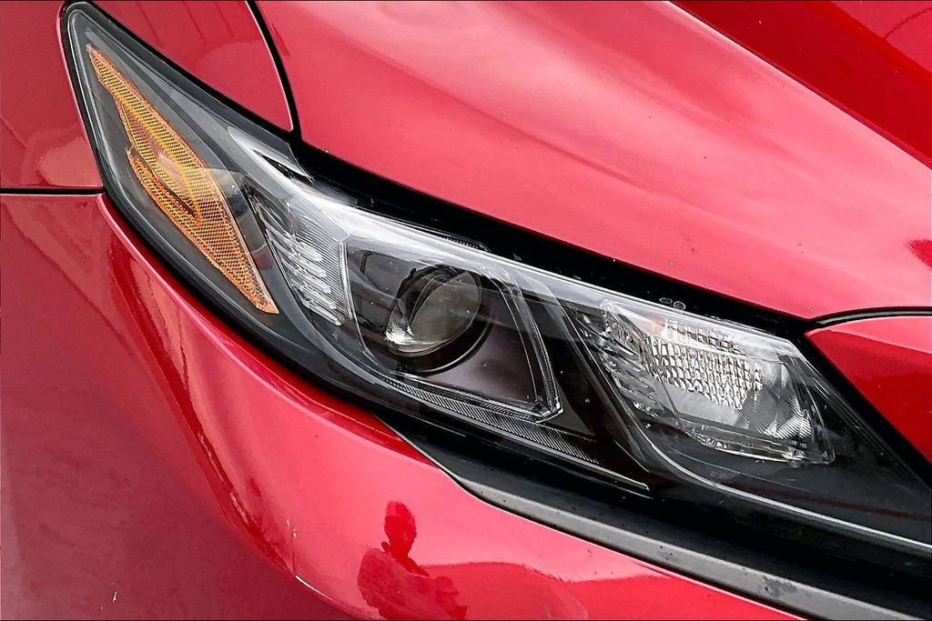 Used 2021 Toyota Camry SE image 30