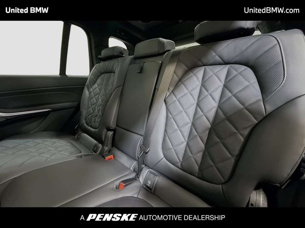 New 2027 BMW X7 xDrive40i w/ Executive Package AWD/4WD image 13