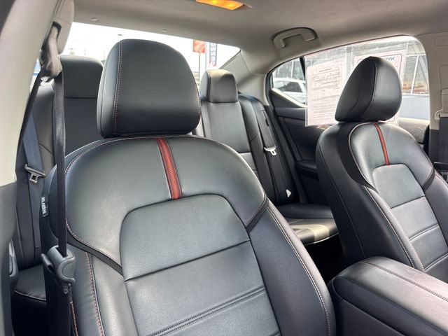 Used 2025 Nissan Sentra SR w/ SR Premium Package FWD image 29
