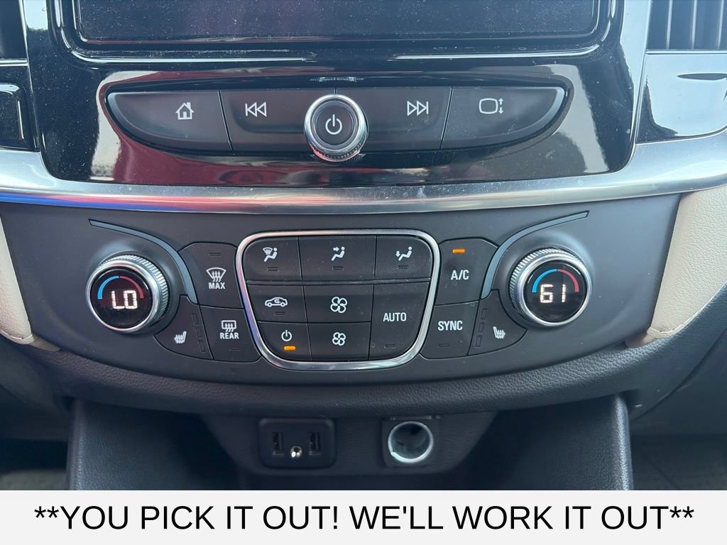 Used 2022 Chevrolet Traverse LT FWD image 14