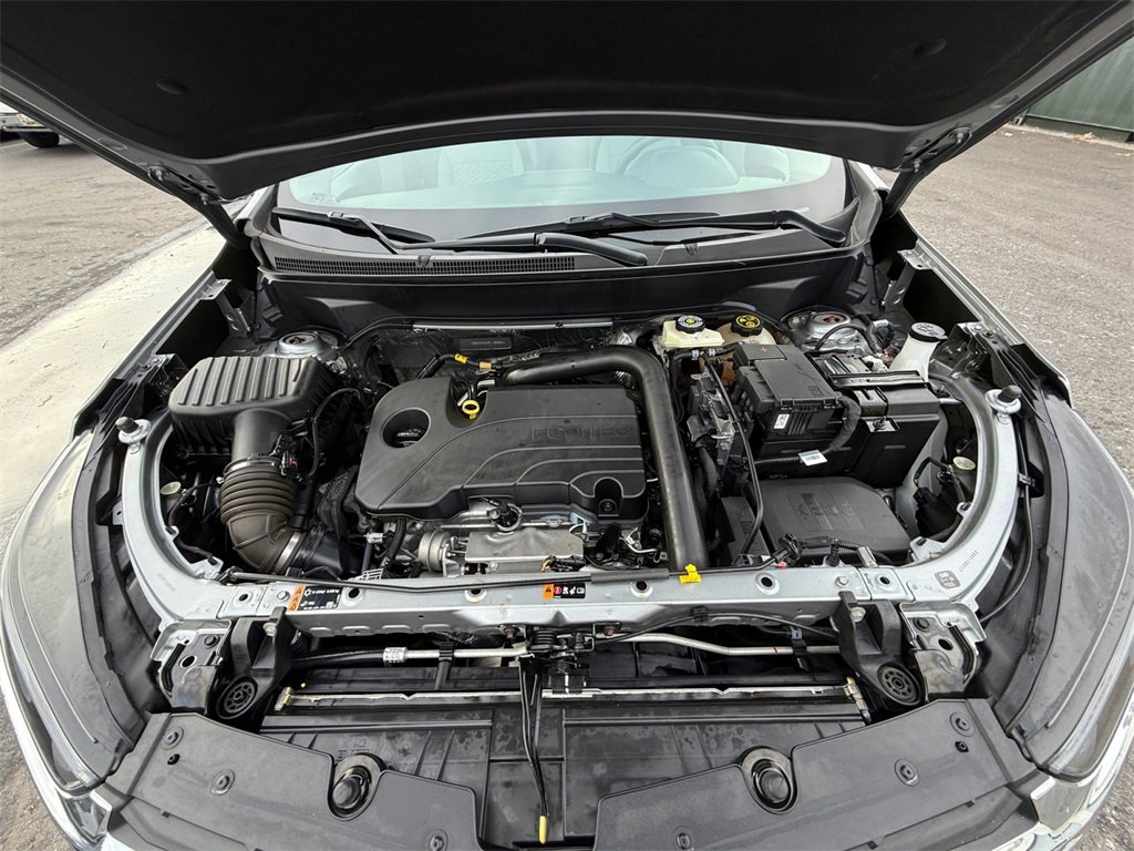 Used 2023 Chevrolet Equinox LS image 24