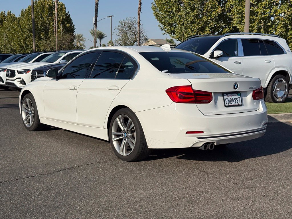 Used 2018 BMW 330i Sedan RWD image 2