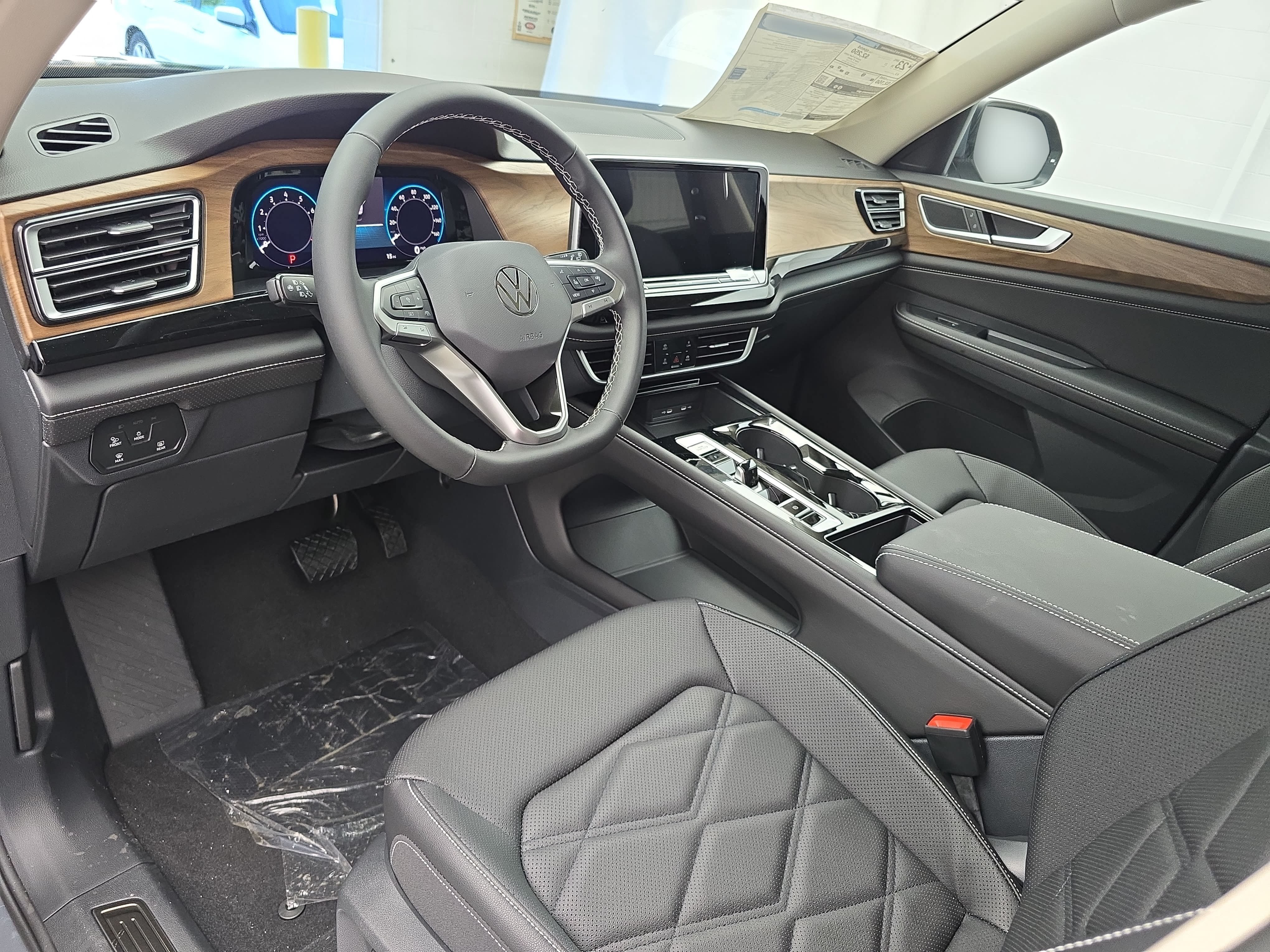 New 2026 Volkswagen Atlas SE FWD image 17