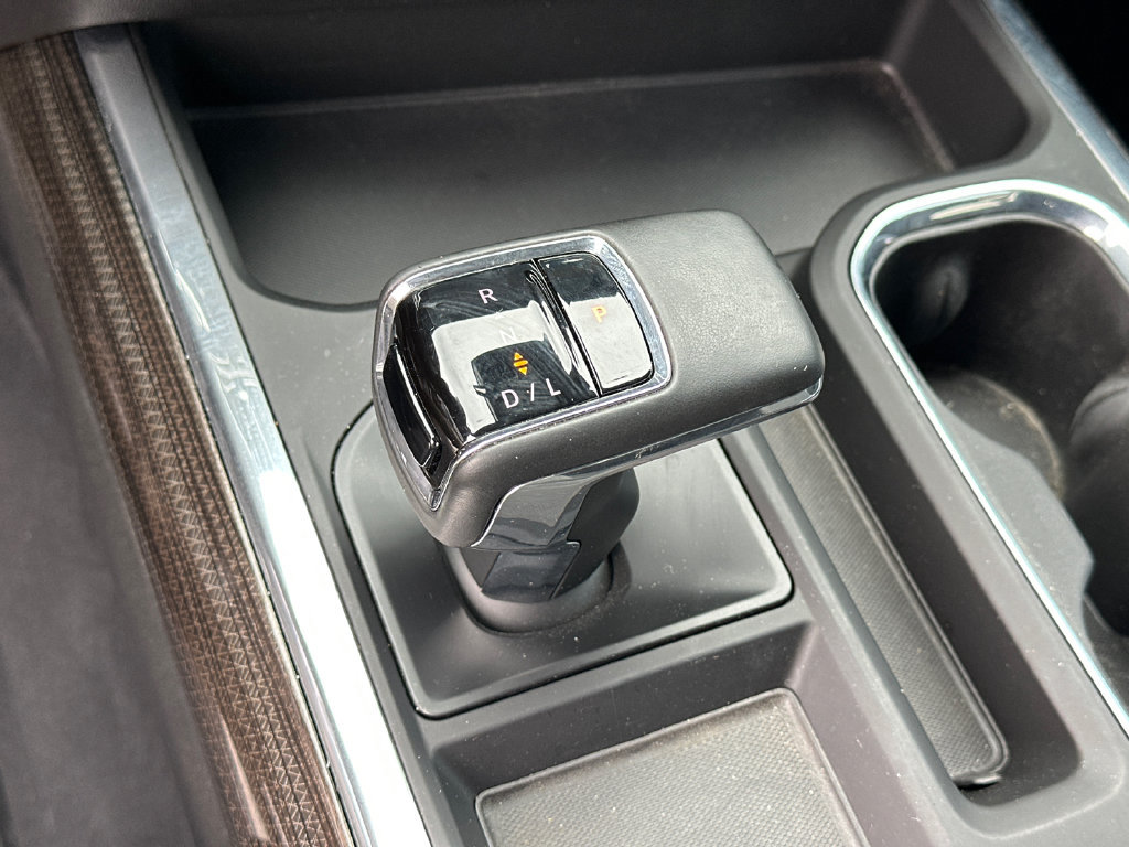 Used 2025 Chevrolet Silverado 1500 LT Trail Boss w/ Convenience Package II AWD/4WD image 32
