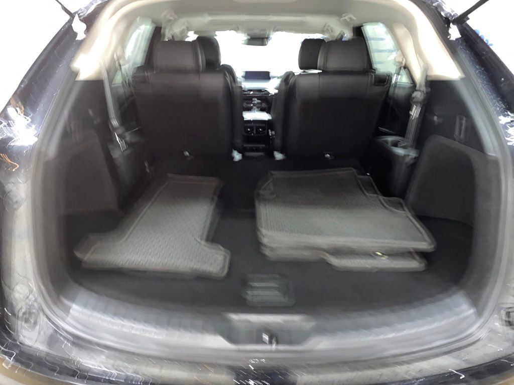 Used 2023 MAZDA CX-9 Touring image 16