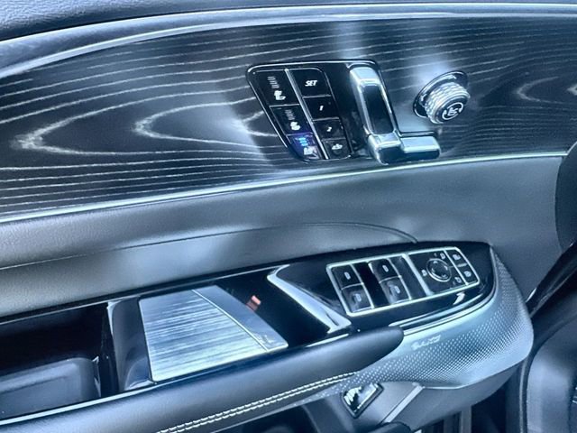 New 2026 Cadillac Lyriq V w/ Exterior Carbon Fiber Package AWD/4WD image 24