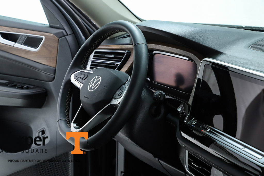 Used 2025 Volkswagen Atlas SE w/ Panoramic Sunroof Package FWD image 75