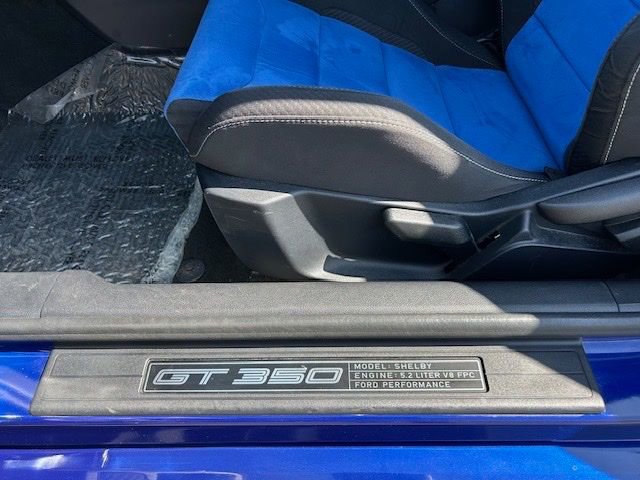 Used 2016 Ford Mustang Shelby GT350 w/ Technology Package RWD image 19