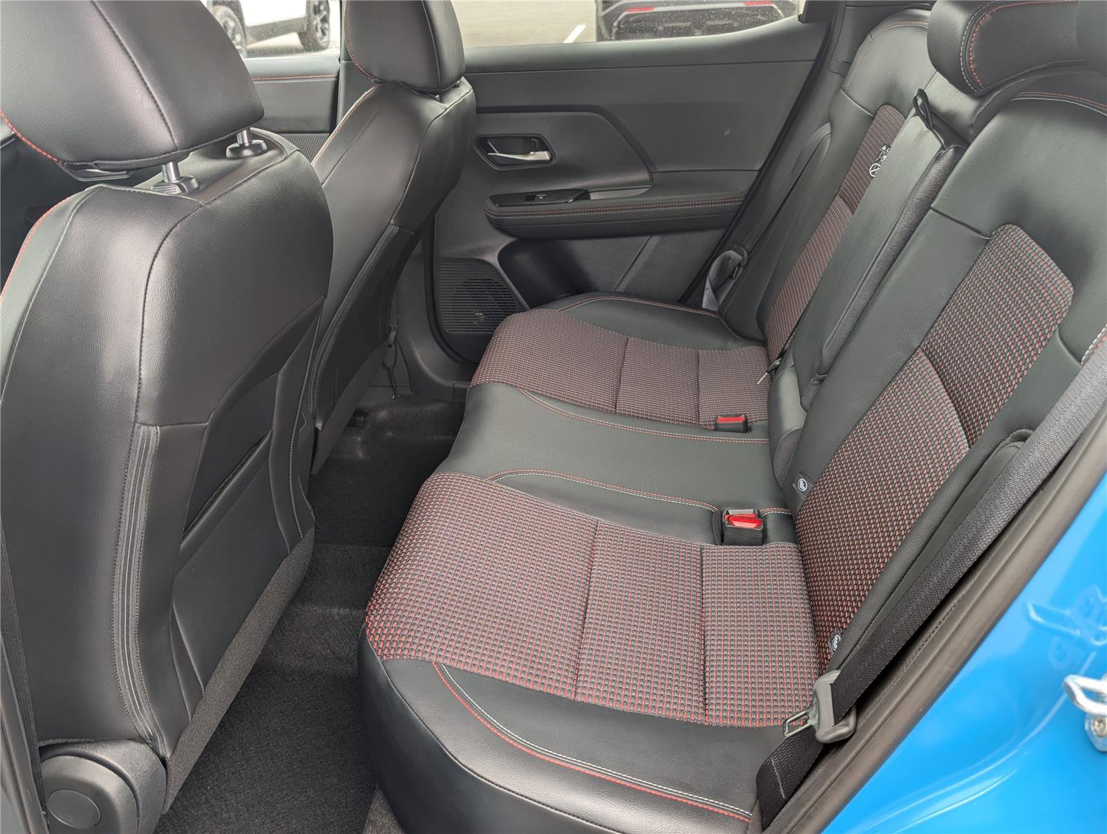 Used 2025 Nissan Kicks SR AWD/4WD image 14