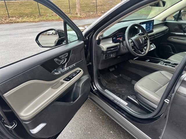 Used 2024 Lincoln Corsair AWD w/ Equipment Group 101A image 36