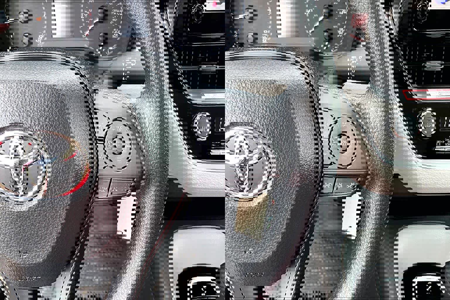 Certified 2025 Toyota Corolla LE image 24