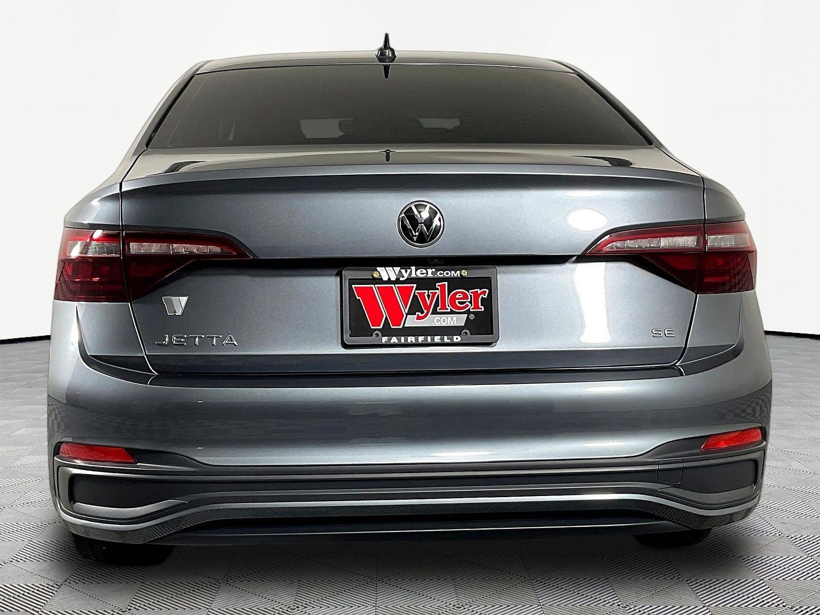 Used 2023 Volkswagen Jetta SE FWD image 5
