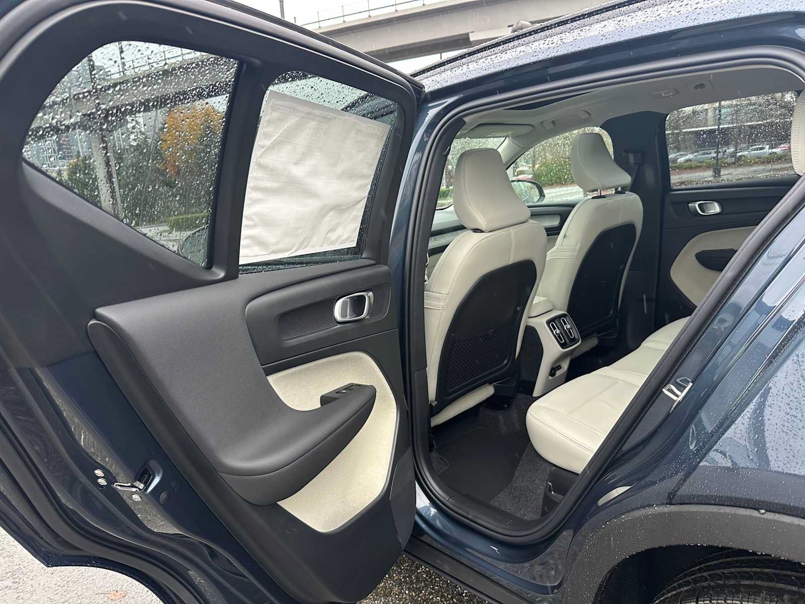 New 2026 Volvo XC40 B5 Ultra w/ Climate Package AWD/4WD image 15