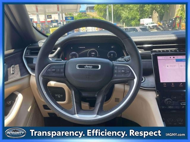 Used 2023 Jeep Grand Cherokee Limited AWD/4WD image 13