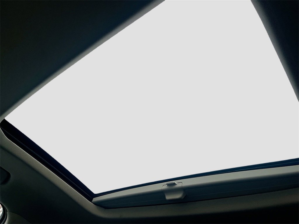 Used 2021 Chevrolet Traverse RS image 23