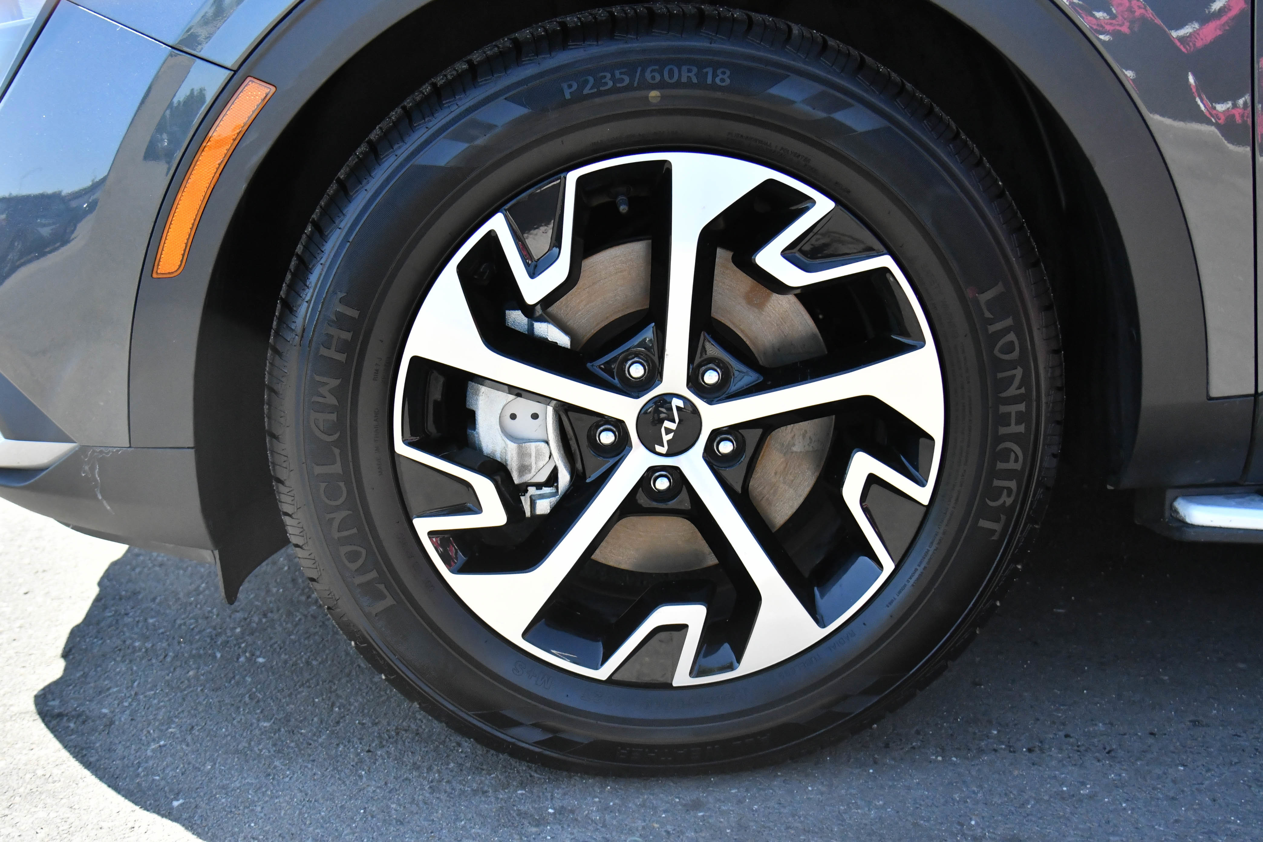 Used 2023 Kia Sportage EX FWD image 12