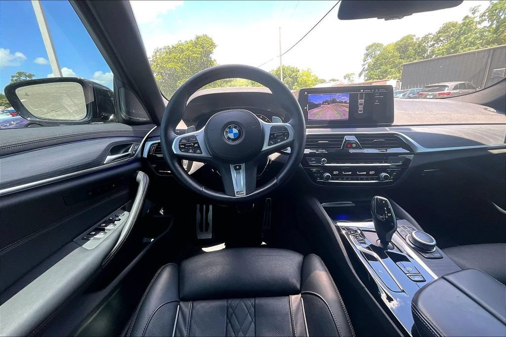 Used 2022 BMW M550i xDrive AWD/4WD image 7