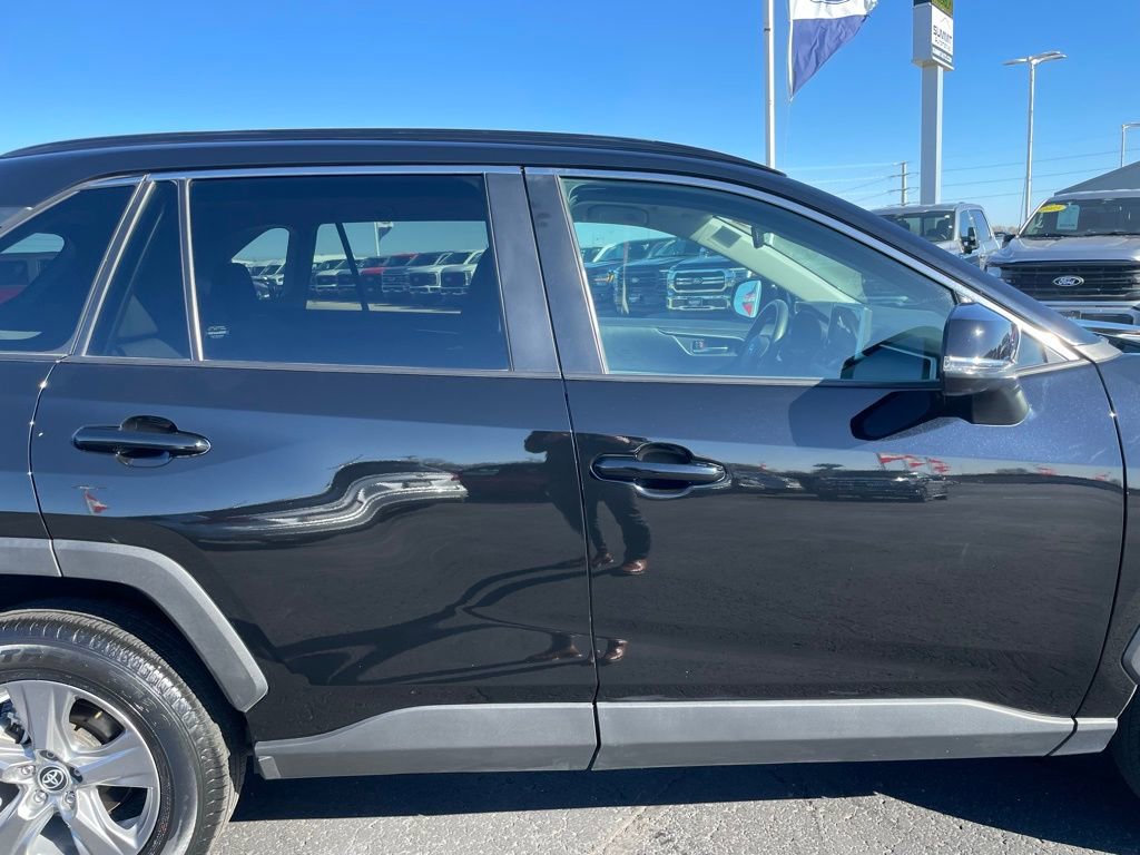 Used 2024 Toyota RAV4 XLE AWD/4WD image 33