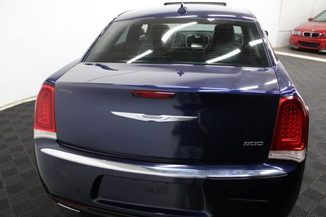 Used 2016 Chrysler 300 Limited RWD image 6