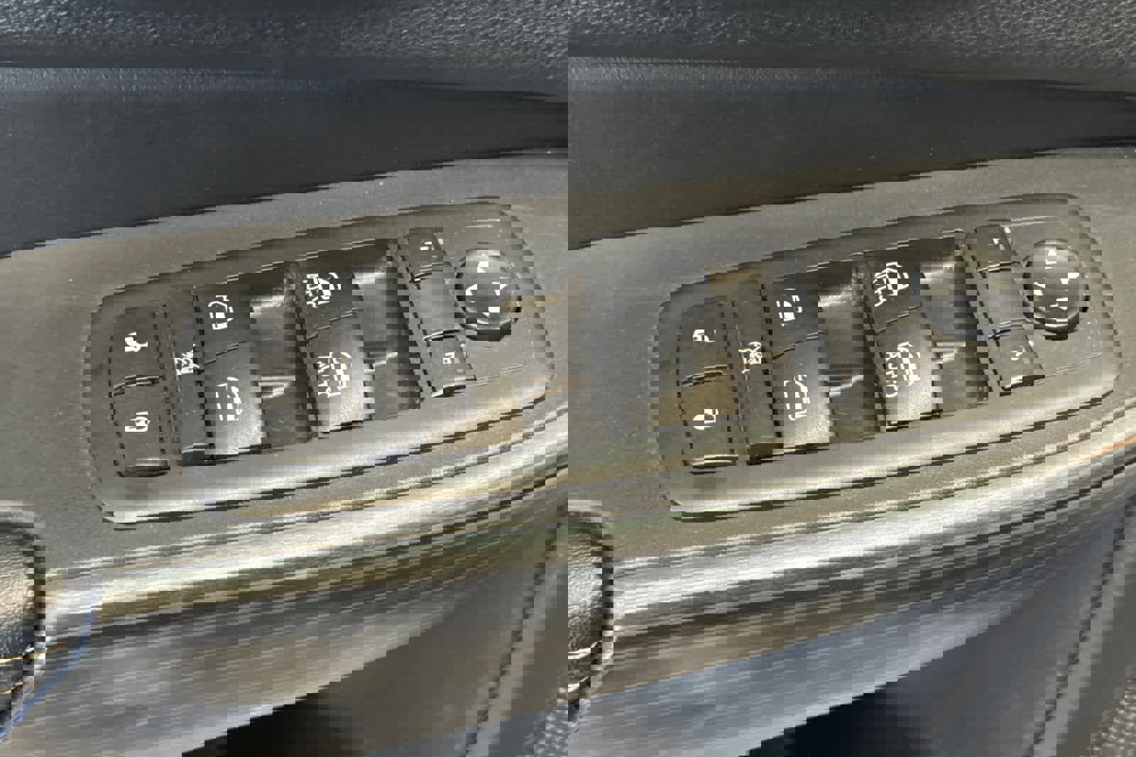 Used 2016 Jeep Cherokee Limited image 11