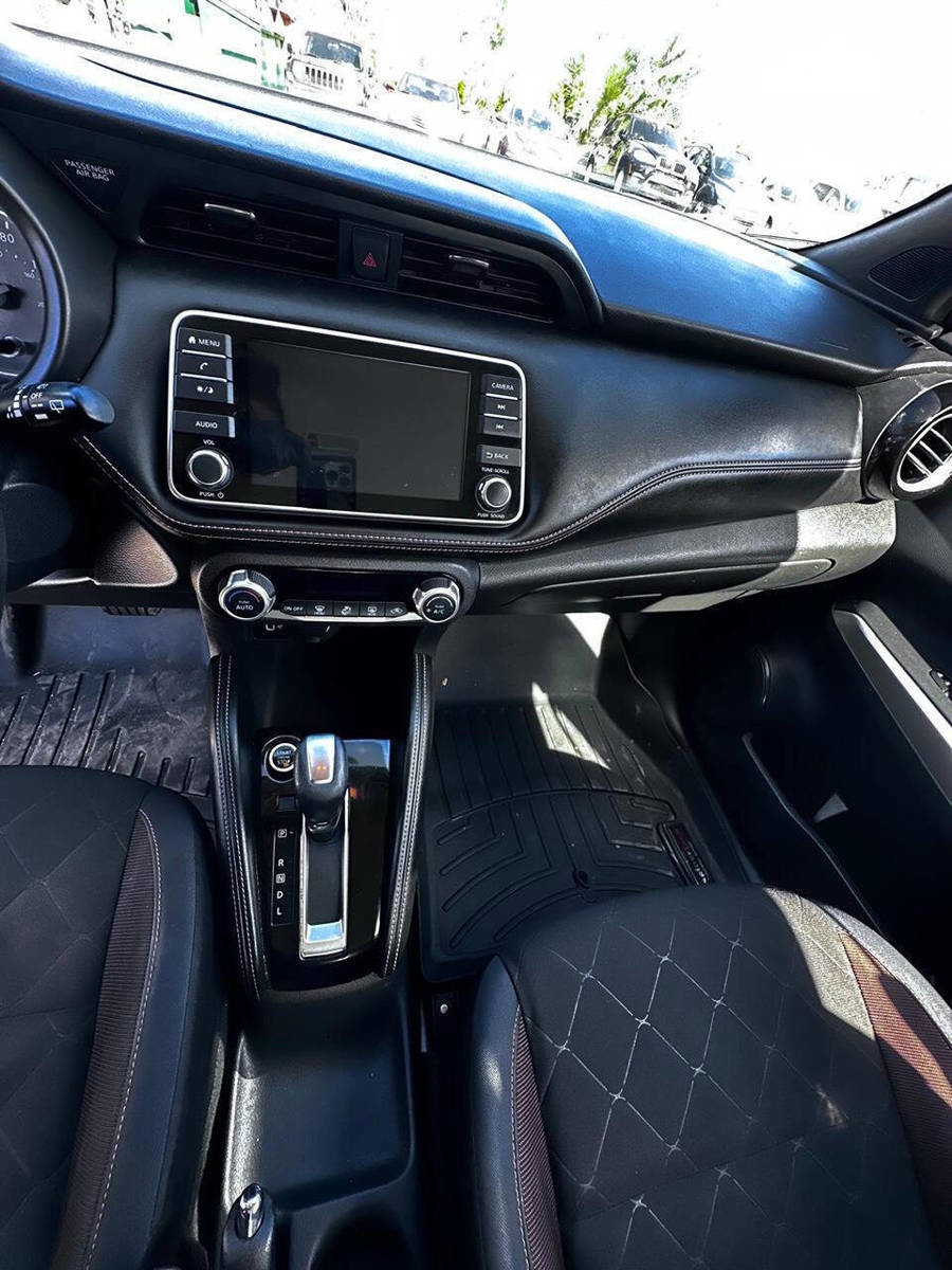 Used 2018 Nissan Kicks SR w/ Interior Electronics Package image 12