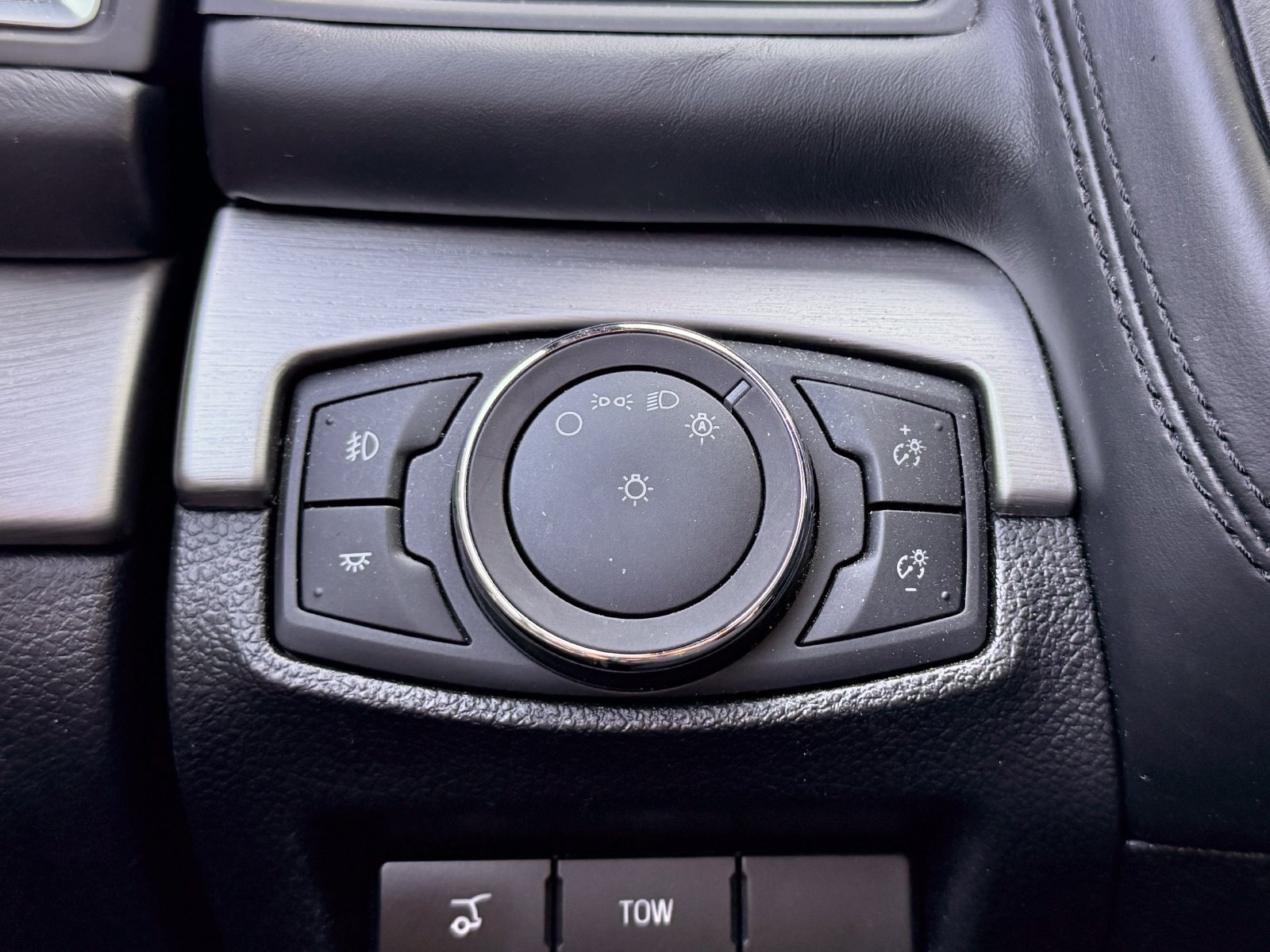 Used 2019 Ford Explorer Platinum AWD/4WD image 22