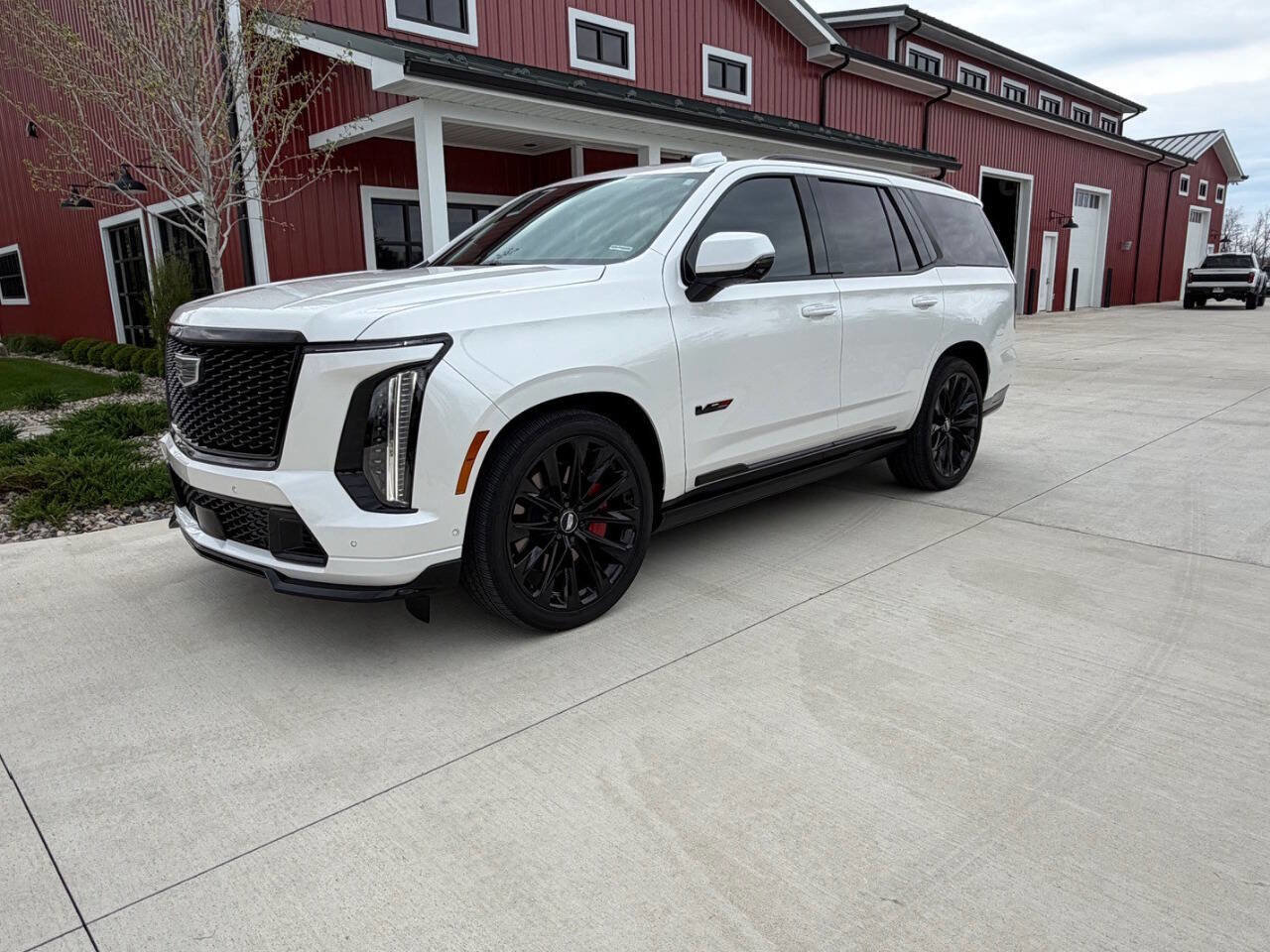 Used 2025 Cadillac Escalade V image 3