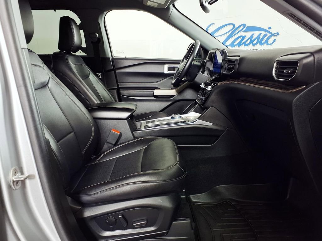Used 2023 Ford Explorer Limited w/ Equipment Group 301A RWD image 12
