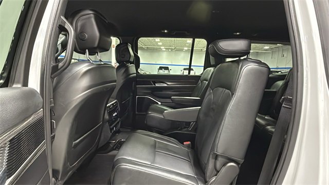 Used 2024 Jeep Wagoneer Series III image 12