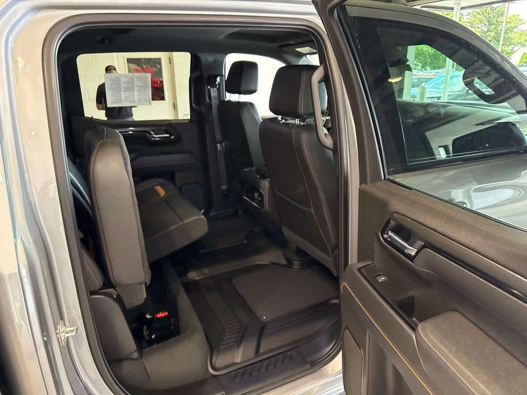 Used 2025 GMC Sierra 1500 AT4 w/ AT4 Premium Package AWD/4WD image 16