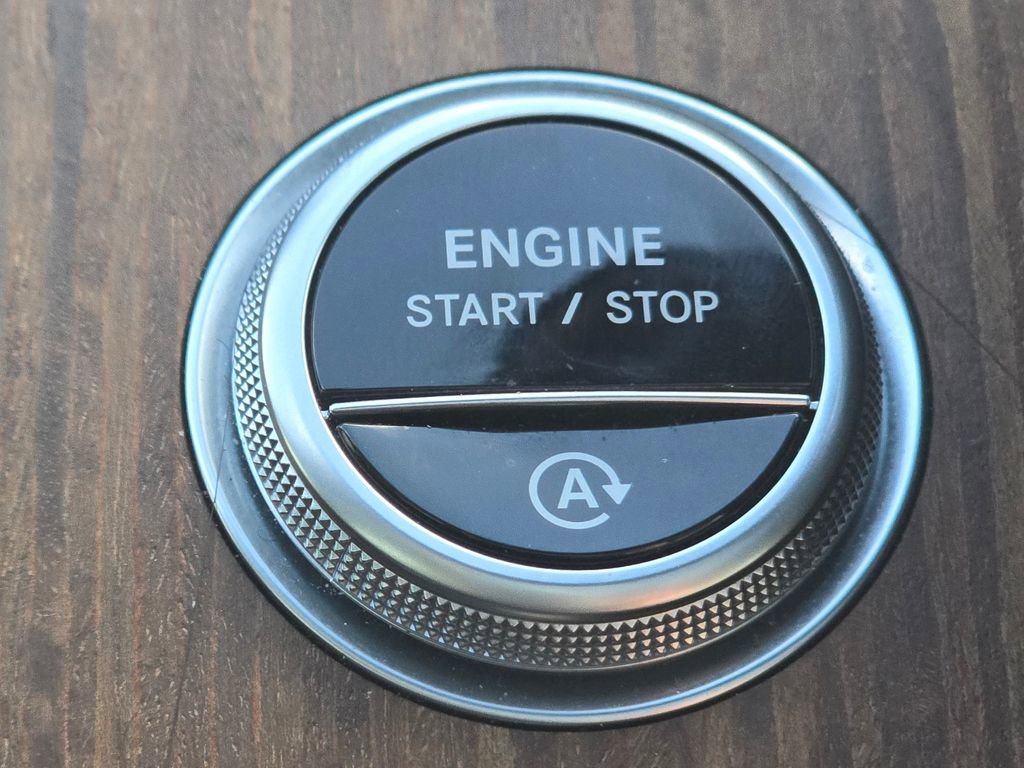 Certified 2023 Mercedes-Benz C 300 4MATIC Sedan image 33